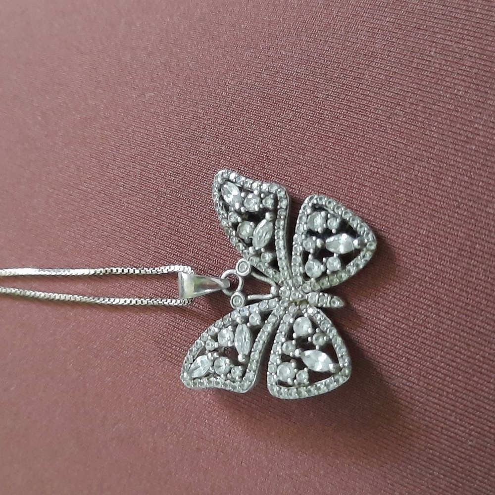 NWOT 925 Butterfly Necklace - Picture 4 of 8